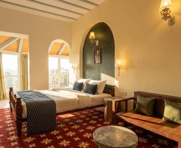 Colonial Suite with Jacuzzi at La Maison Pondichéry